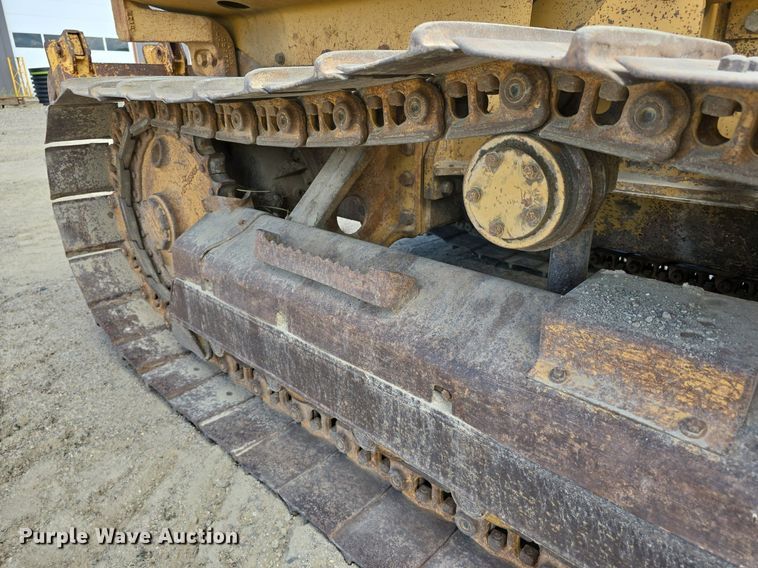 image for item EG9875 1995 Caterpillar D4C XL dozer