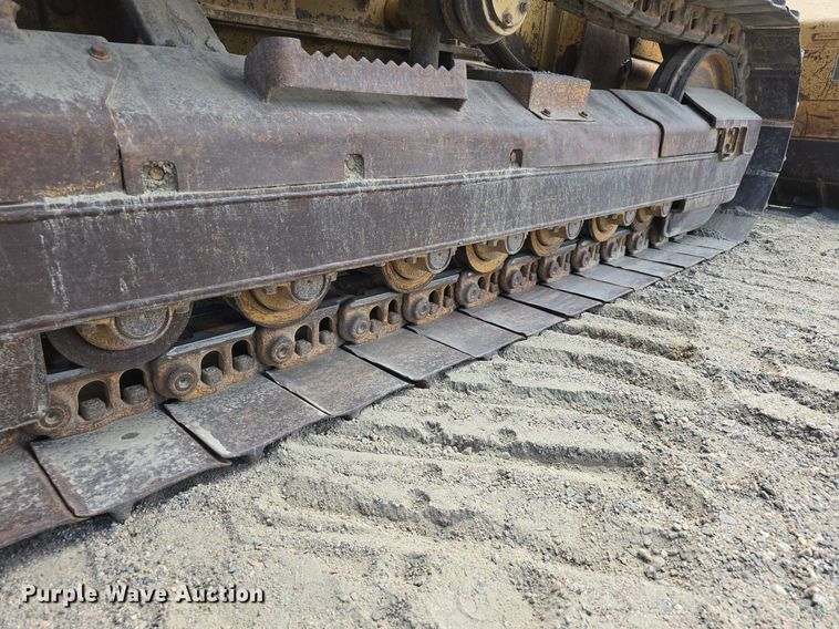 image for item EG9875 1995 Caterpillar D4C XL dozer