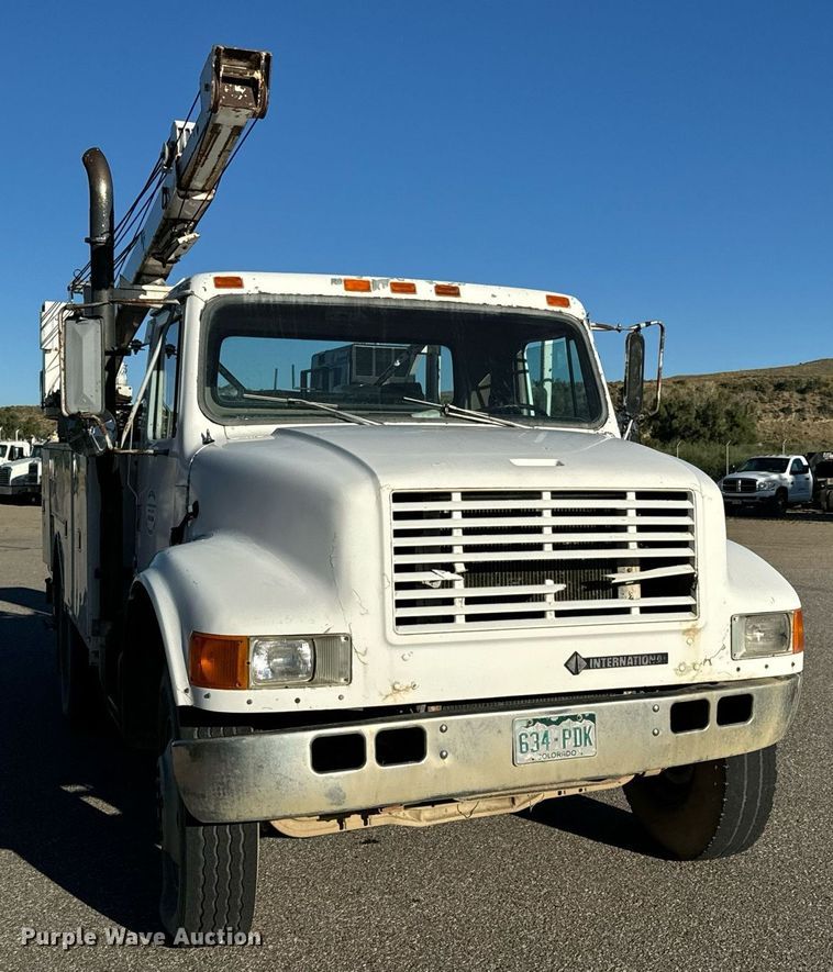 image for item LW9787 1980 International 1854 utility / service truck