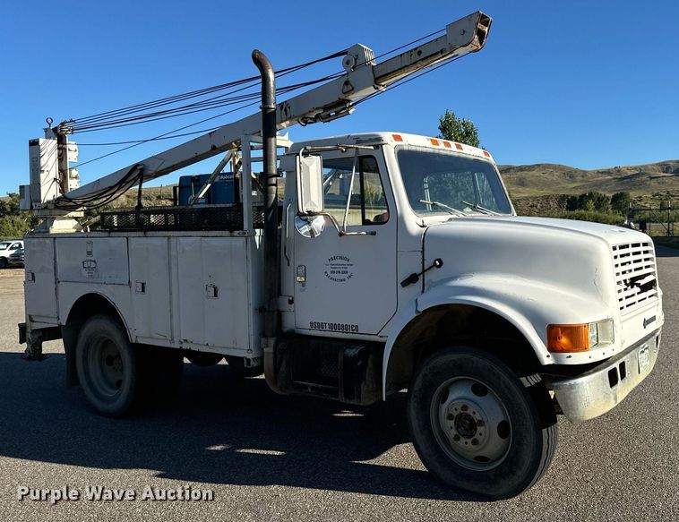 image for item LW9787 1980 International 1854 utility / service truck