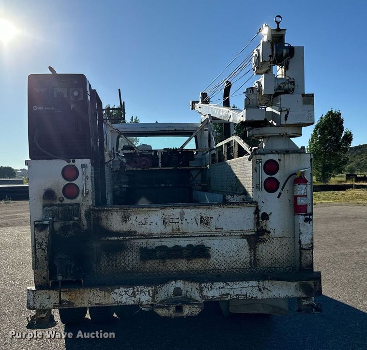 image for item LW9787 1980 International 1854 utility / service truck