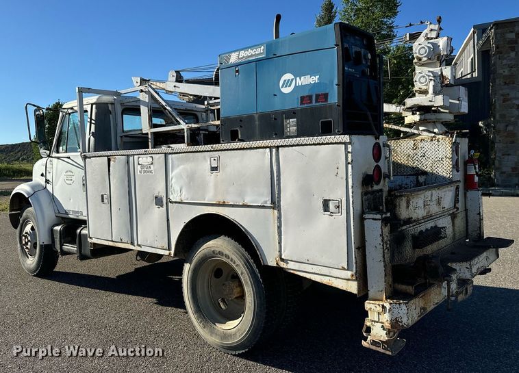 image for item LW9787 1980 International 1854 utility / service truck