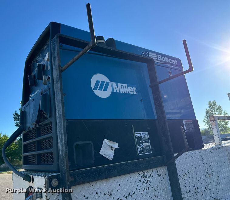 image for item LW9787 1980 International 1854 utility / service truck