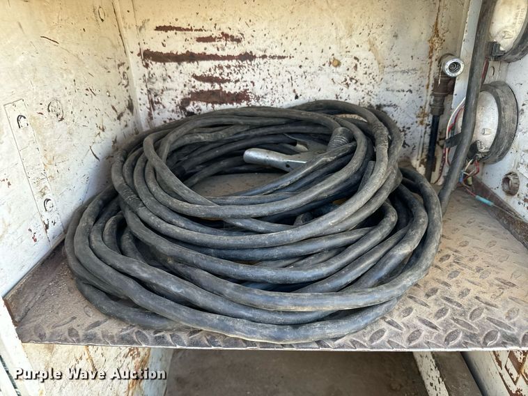 image for item LW9787 1980 International 1854 utility / service truck