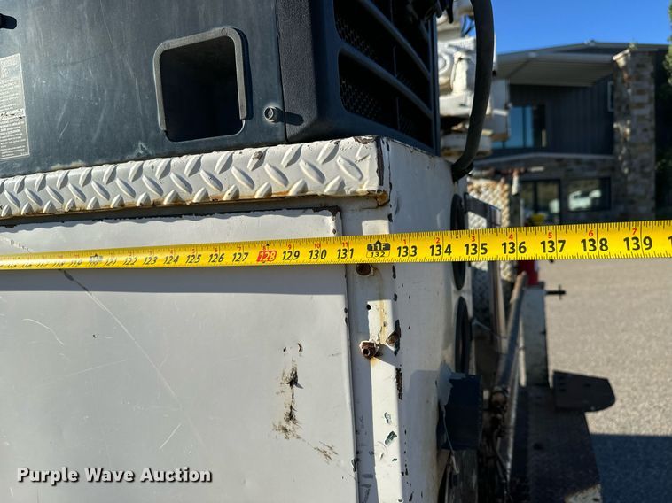 image for item LW9787 1980 International 1854 utility / service truck