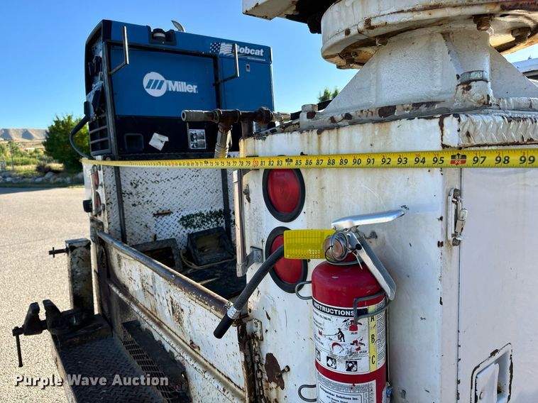 image for item LW9787 1980 International 1854 utility / service truck