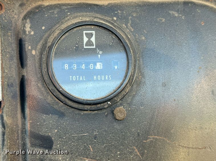 image for item LW9787 1980 International 1854 utility / service truck