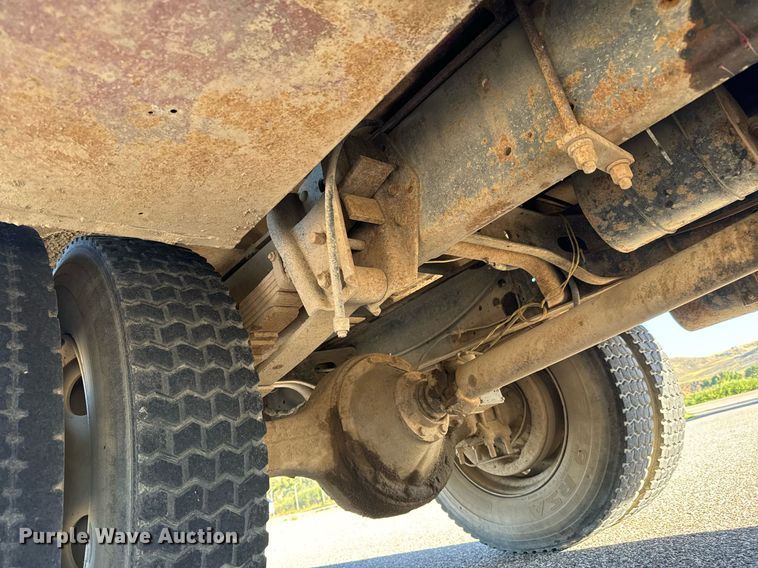 image for item LW9787 1980 International 1854 utility / service truck