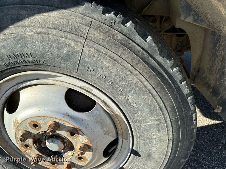 image for item LW9787 1980 International 1854 utility / service truck