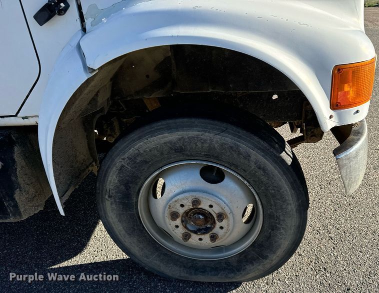 image for item LW9787 1980 International 1854 utility / service truck