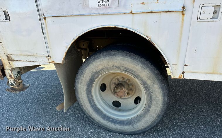 image for item LW9787 1980 International 1854 utility / service truck