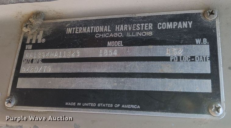 image for item LW9787 1980 International 1854 utility / service truck