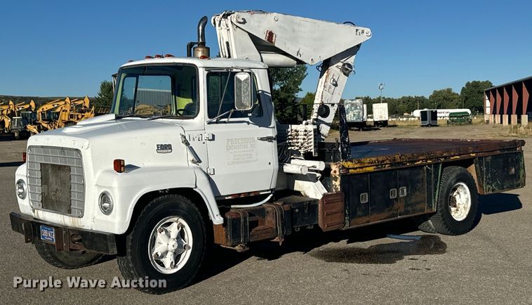 image for item LW9788 1977 Ford 7000 crane truck