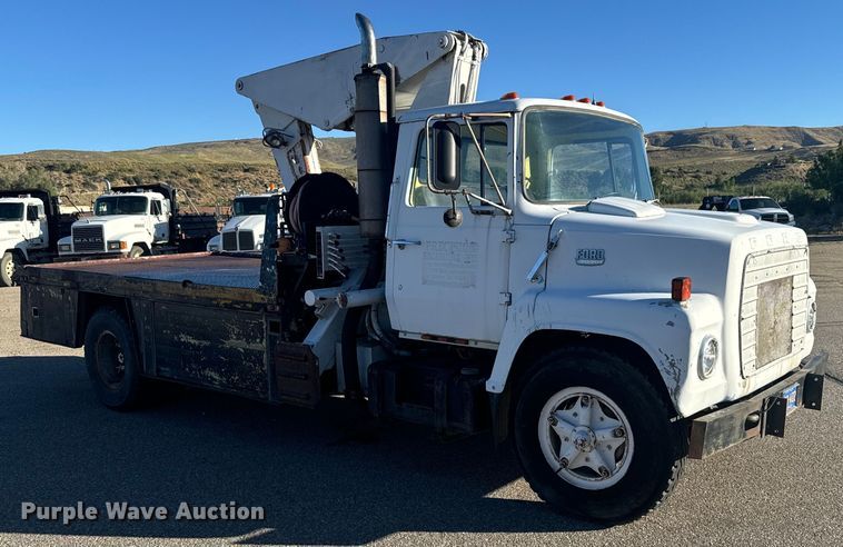 image for item LW9788 1977 Ford 7000 crane truck