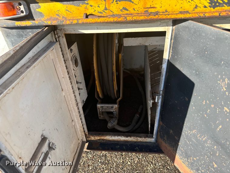 image for item LW9788 1977 Ford 7000 crane truck