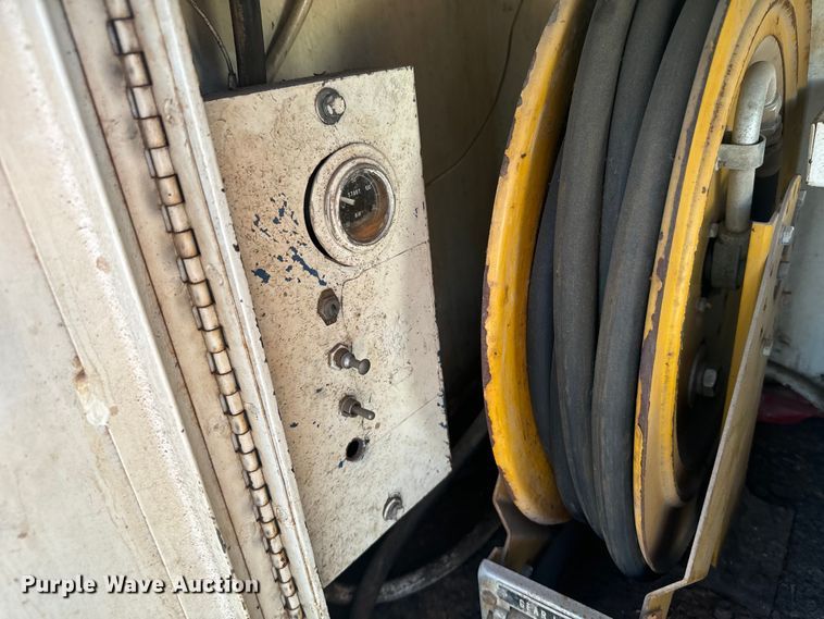 image for item LW9788 1977 Ford 7000 crane truck