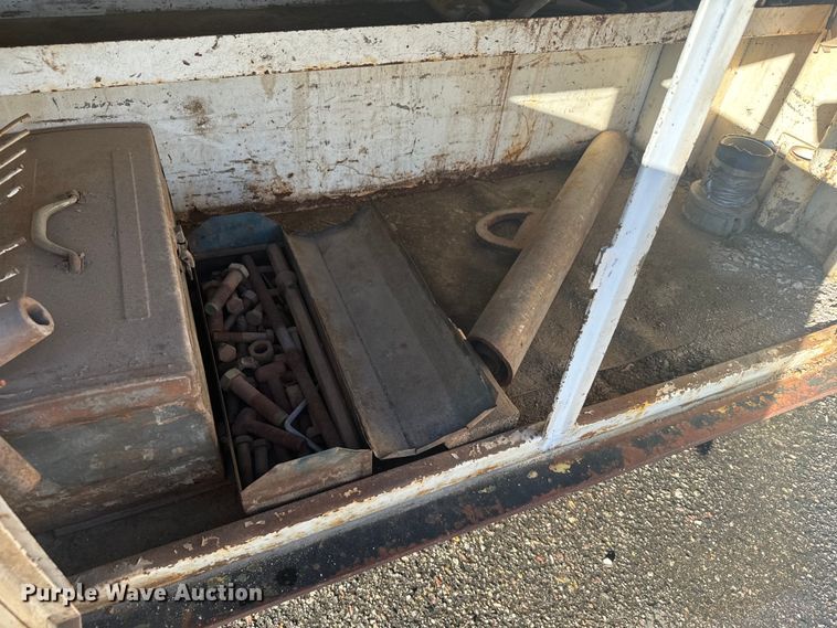 image for item LW9788 1977 Ford 7000 crane truck