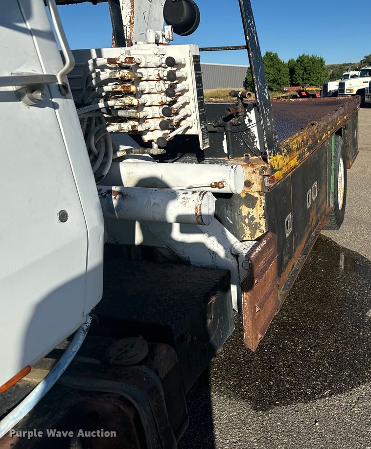 image for item LW9788 1977 Ford 7000 crane truck