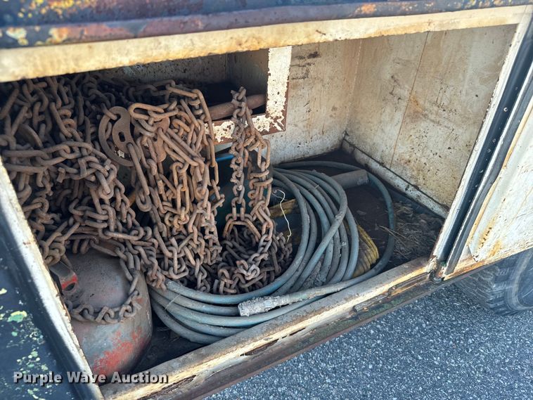 image for item LW9788 1977 Ford 7000 crane truck