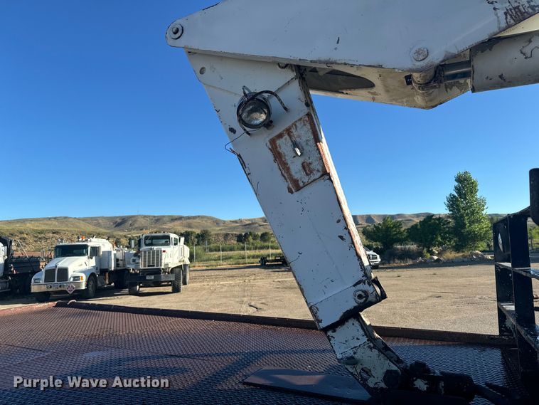 image for item LW9788 1977 Ford 7000 crane truck