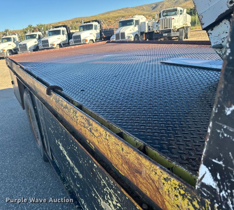 image for item LW9788 1977 Ford 7000 crane truck