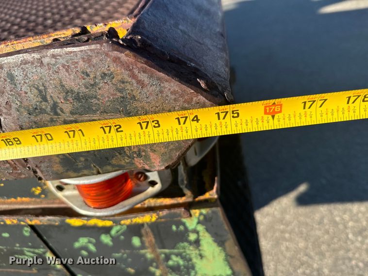 image for item LW9788 1977 Ford 7000 crane truck