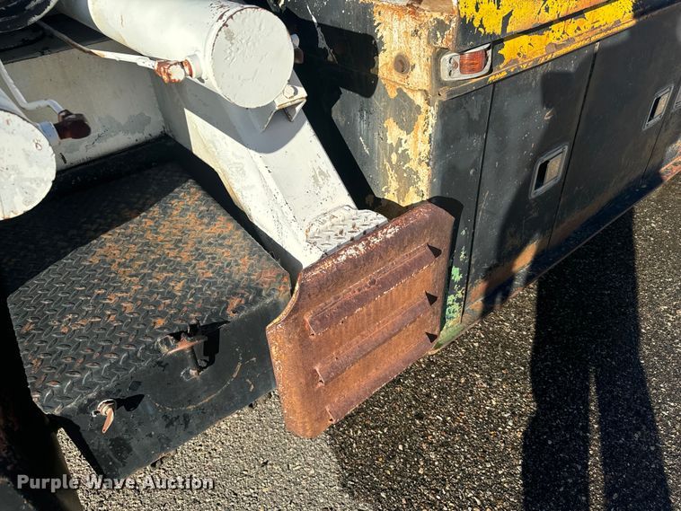 image for item LW9788 1977 Ford 7000 crane truck