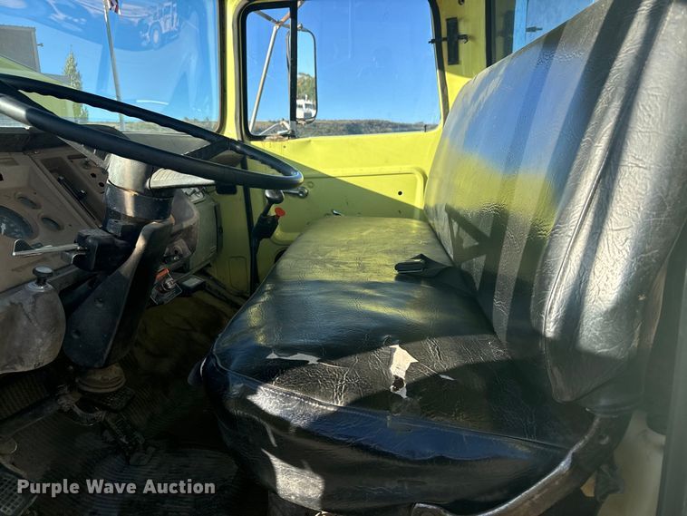 image for item LW9788 1977 Ford 7000 crane truck