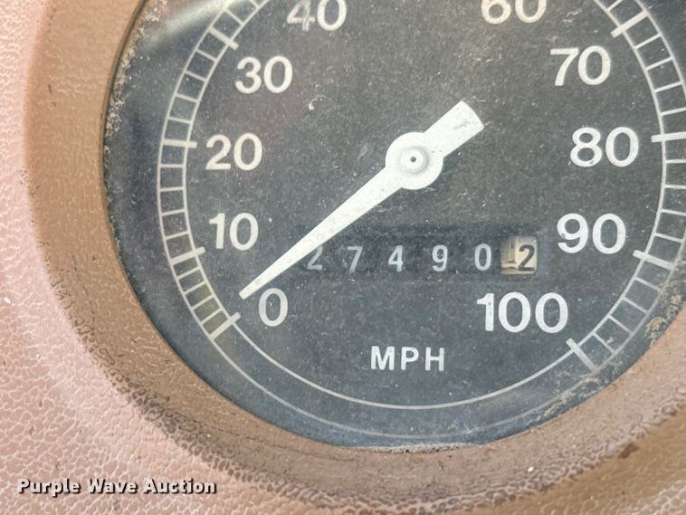 image for item LW9788 1977 Ford 7000 crane truck