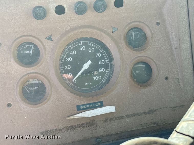 image for item LW9788 1977 Ford 7000 crane truck