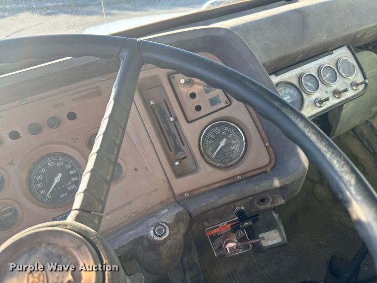 image for item LW9788 1977 Ford 7000 crane truck