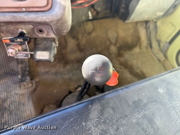 image for item LW9788 1977 Ford 7000 crane truck