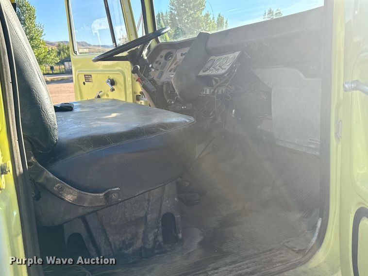 image for item LW9788 1977 Ford 7000 crane truck