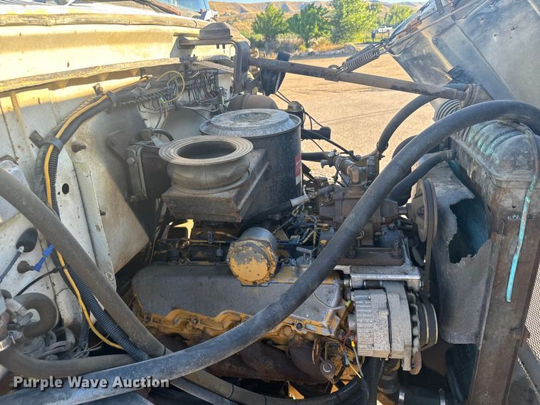 image for item LW9788 1977 Ford 7000 crane truck