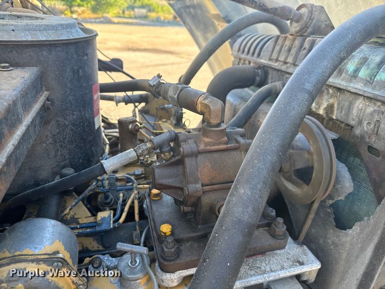 image for item LW9788 1977 Ford 7000 crane truck