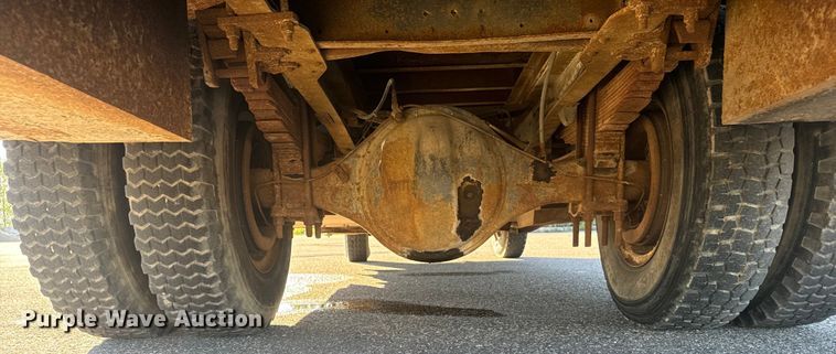 image for item LW9788 1977 Ford 7000 crane truck