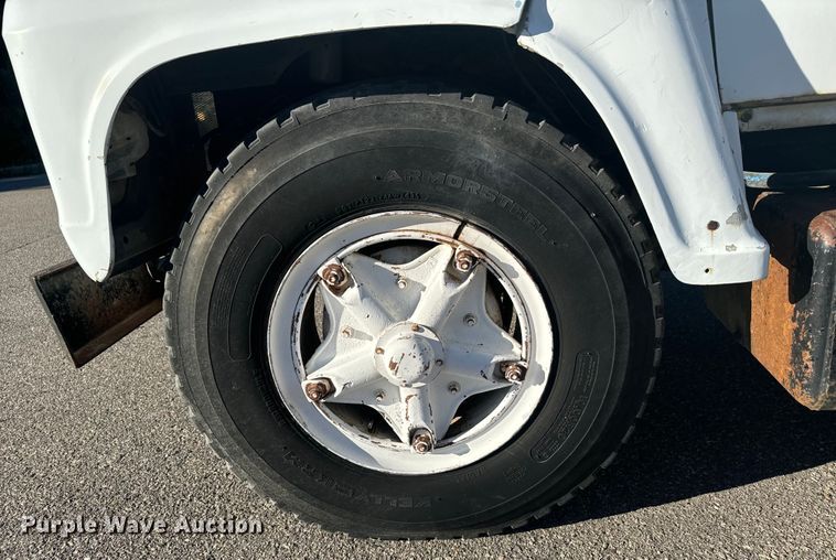 image for item LW9788 1977 Ford 7000 crane truck