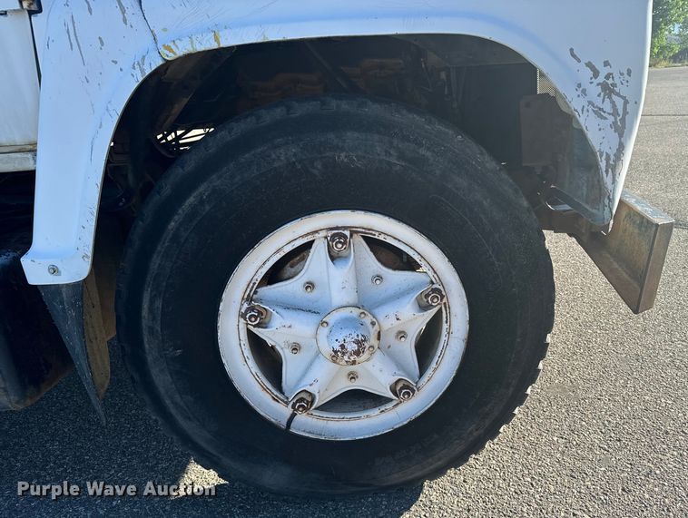 image for item LW9788 1977 Ford 7000 crane truck