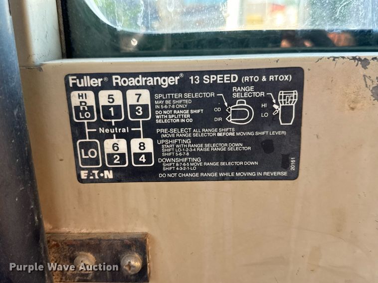 image for item LW9789 1988 Oshkosh P-2526-1 water truck