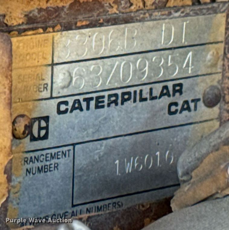 image for item LW9789 1988 Oshkosh P-2526-1 water truck