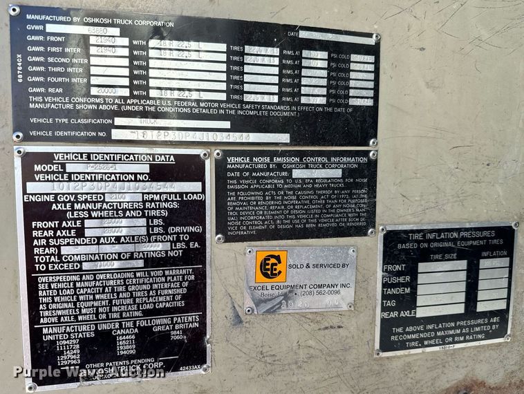 image for item LW9789 1988 Oshkosh P-2526-1 water truck