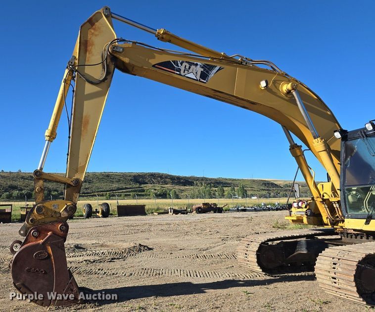 image for item LW9790 1996 Caterpillar 325B L excavator