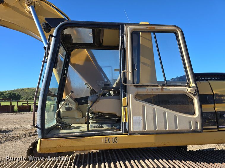 image for item LW9790 1996 Caterpillar 325B L excavator