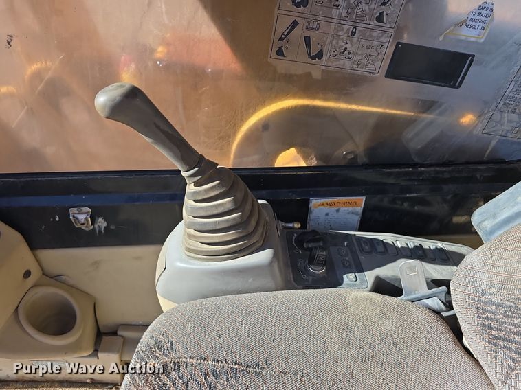 image for item LW9790 1996 Caterpillar 325B L excavator