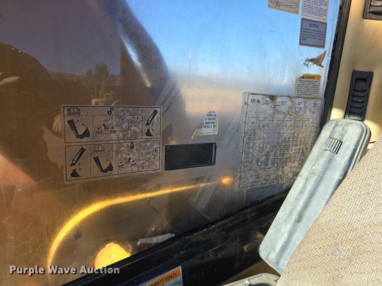image for item LW9790 1996 Caterpillar 325B L excavator