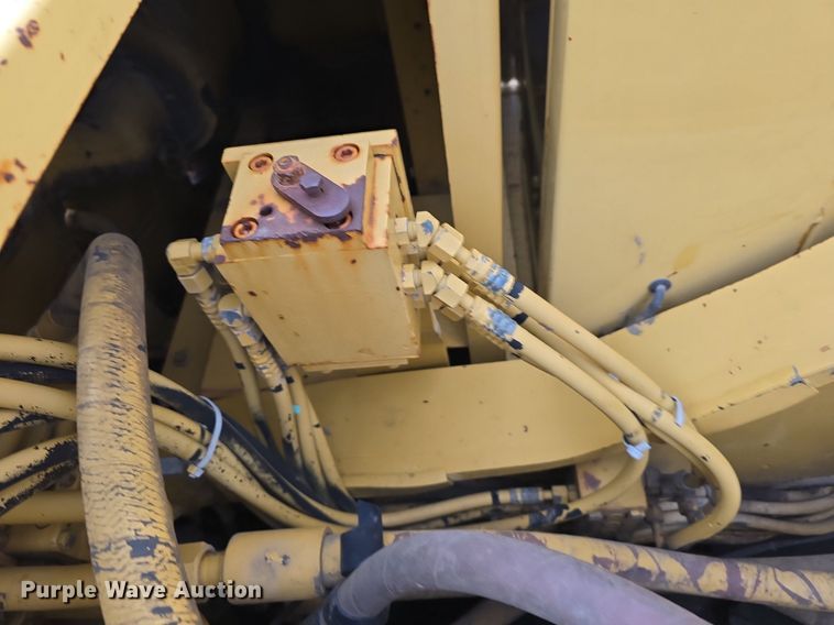 image for item LW9790 1996 Caterpillar 325B L excavator