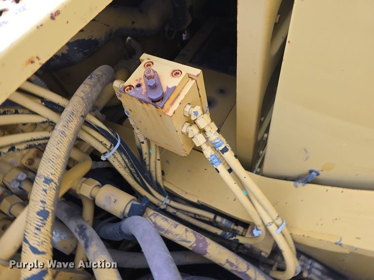 image for item LW9790 1996 Caterpillar 325B L excavator