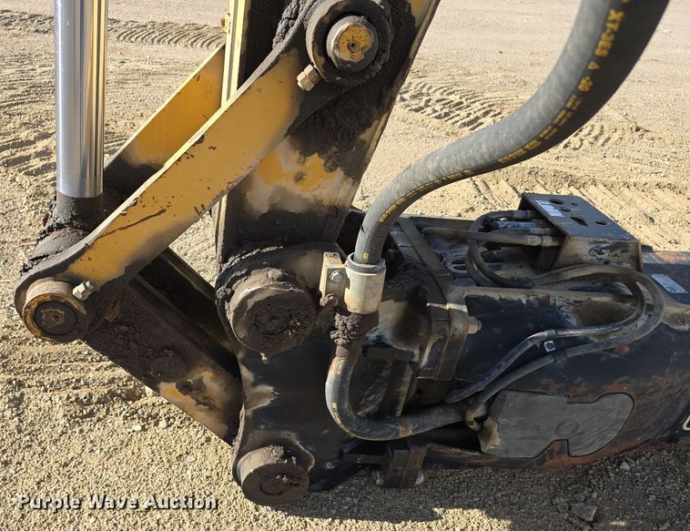 image for item LW9794 1997 Caterpillar  325B L excavator