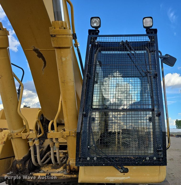 image for item LW9794 1997 Caterpillar  325B L excavator