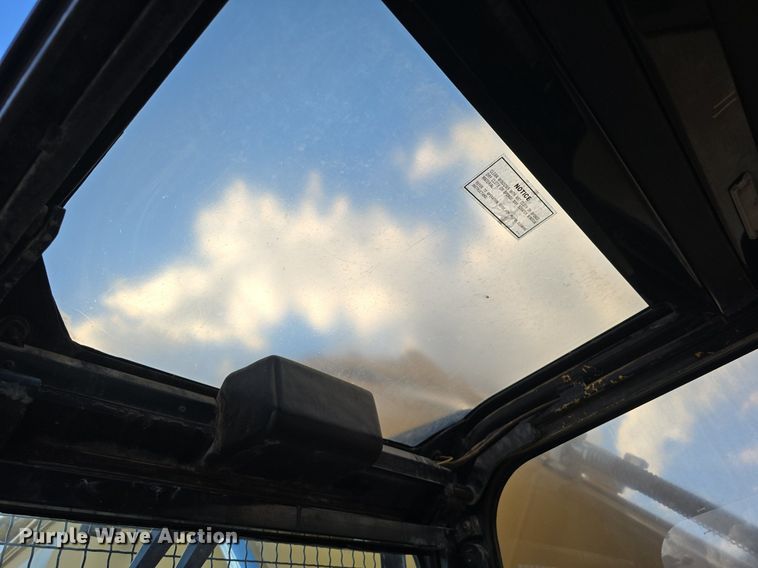 image for item LW9794 1997 Caterpillar  325B L excavator